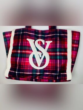 Victoria’s Secret Plaid Sherpa Large Holiday Shopper Travel / Tote Bag